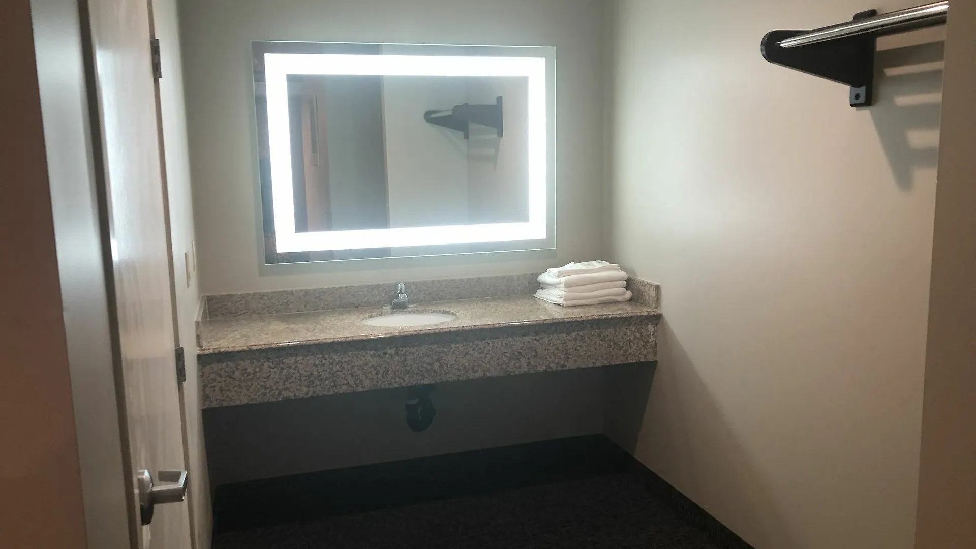 La Mirage Inn Lax Airport West Athens